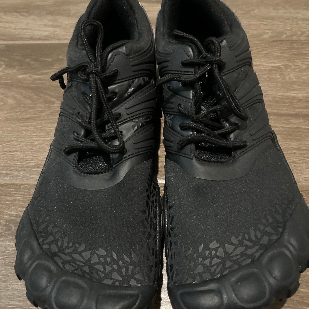 Mens Water Shoes Sz 45 Eu or 11.5/12 US
